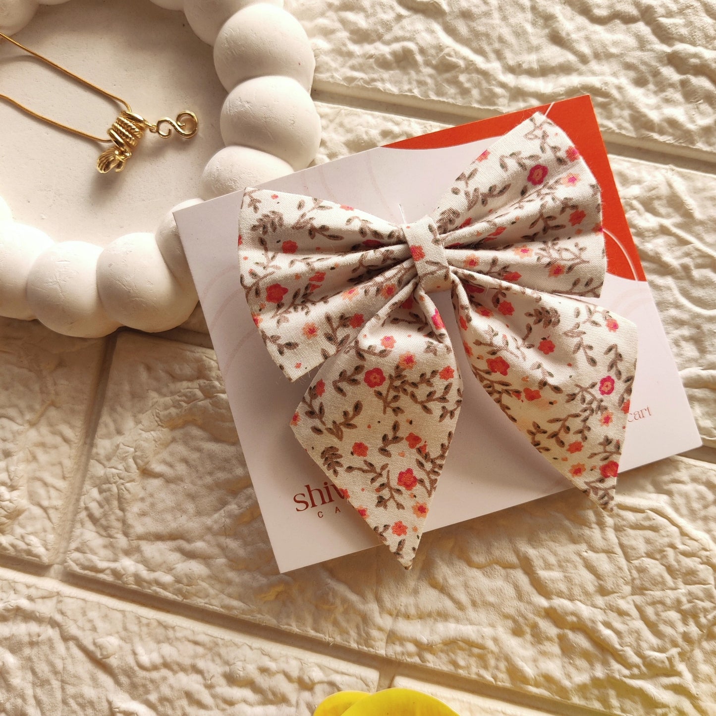 Pigtail - Chic Charm